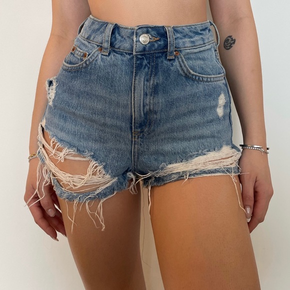 Topshop Ripped Jean Shorts - Picture 2 of 2